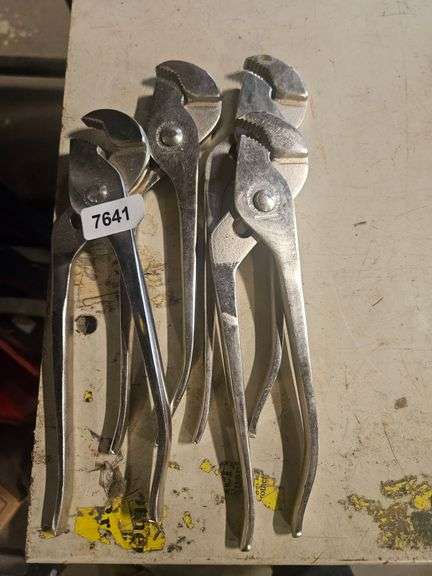 Adjustable Pliers image
