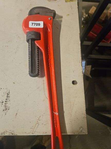 Heavy Duty Pipe Wrench image