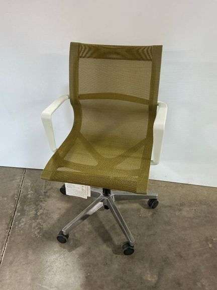 Modern Mesh Office Chair with White Armrests image