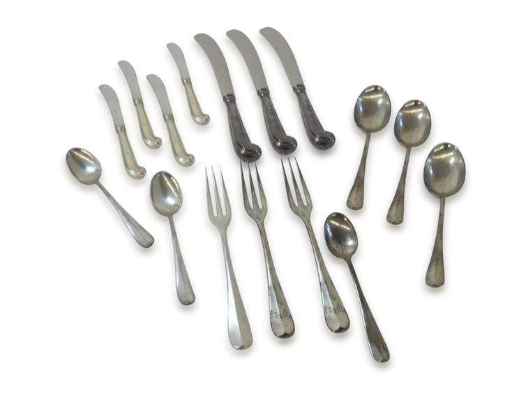 Williamsburg Queen Anne Stieff Sterling Silver Flatware Set..total weight 15.31 troy oz. excluding knives image
