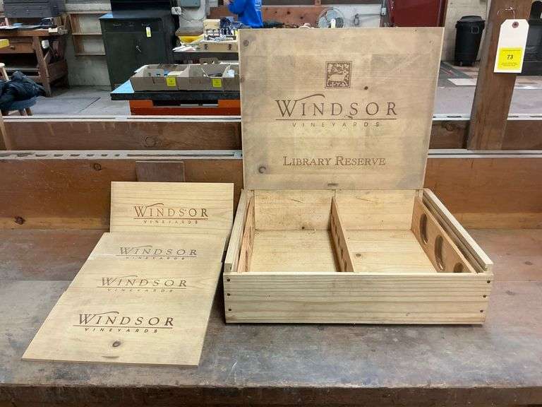 Windsor Vineyards Library Reserve Wooden Wine Box with 3 Lids ... 5 x 20 x 16 in. image