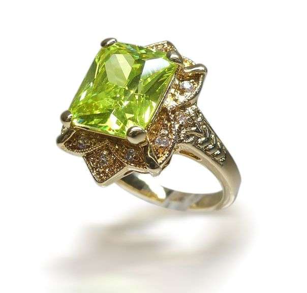 JBK Camrose & Kross Jackie Kennedy Inspired Peridot Color Ring... Size 9 image