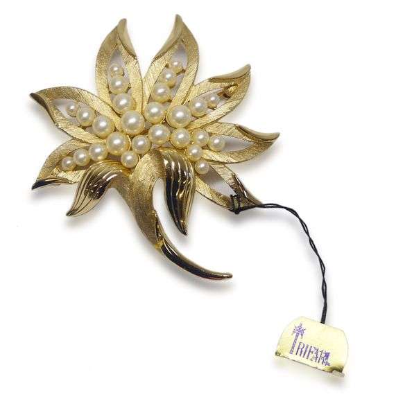 TRIFARI Gold Tone Flower Brooch with Faux Pearls image