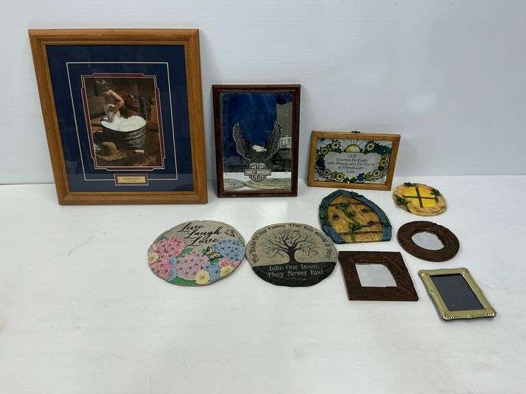 Framed Prints and Decorative Home Accents - Mixed Lot image