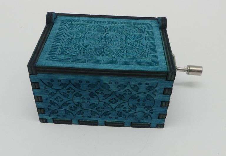 "Frozen" Blue Color Crank Music Box image
