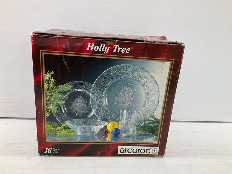New Arcoroc Holly Tree 16-Piece Glass Dinnerware Set image