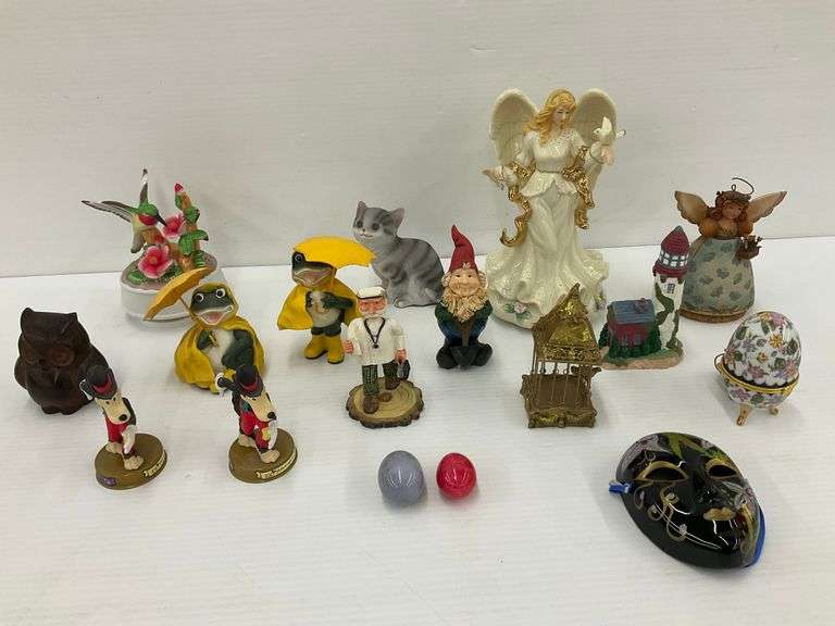 Decorative Figurines and Collectibles image
