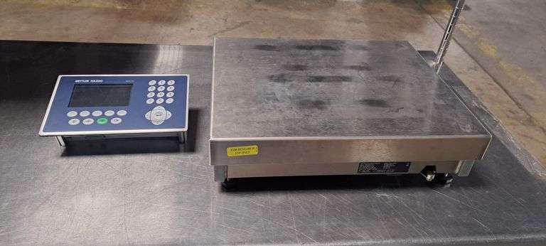 Mettler Toledo PBK989-B120 High Precision Bench Platform with IND570 Terminal ... No Cord image
