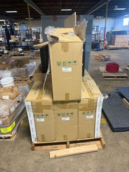 Camfil CC-CG35-CEX003A3 and CC-CG35-LGX612 Filters - QTY of 8 image