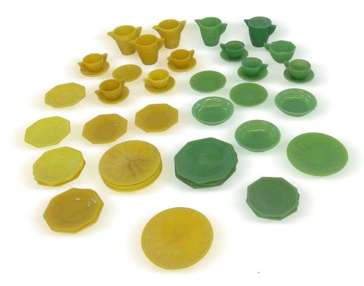 Children's Akro Agate Green and Yellow Toy Glass Dishes image