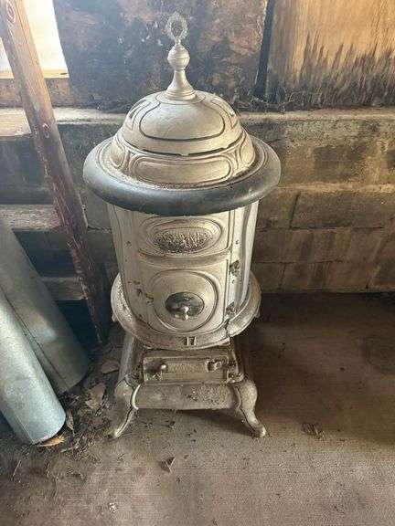 Independent Stove Co. Cast Iron Parlor Stove image