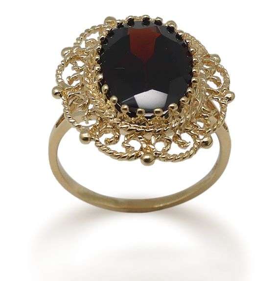 10K Gold Ring with Garnet Gemstone...size 8.5 image