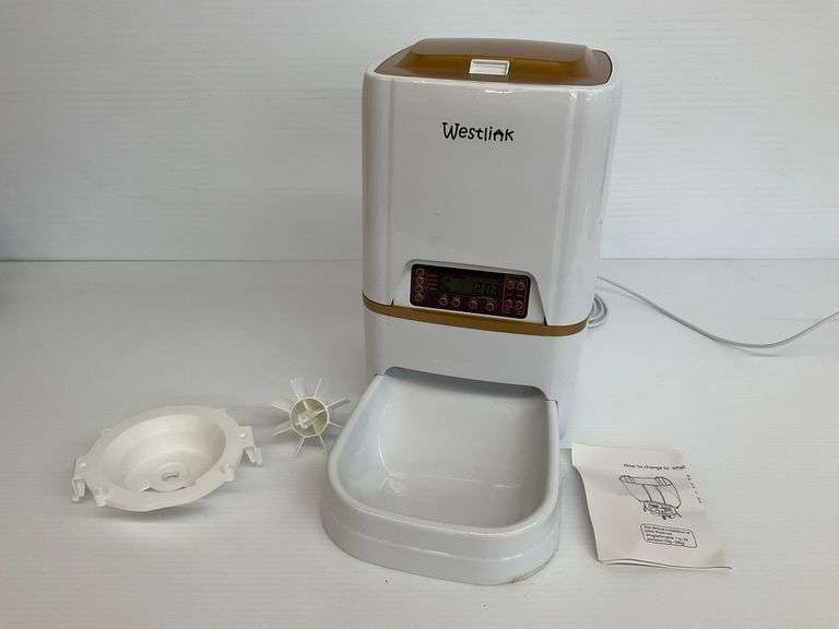 Westlink Automatic Pet Food Dispenser... powers on image