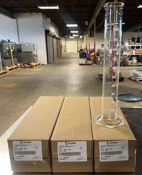 Three Kimble Graduated Cylinders - 1000ml image