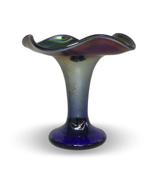 Smooth Panel Carnival Glass vase image