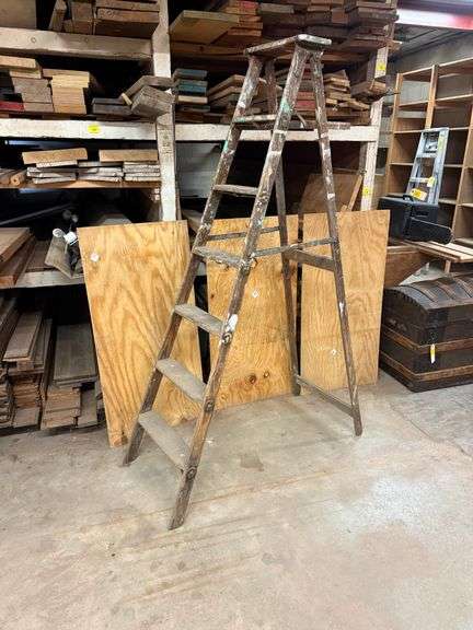 6 ft. Wooden Stepladder image