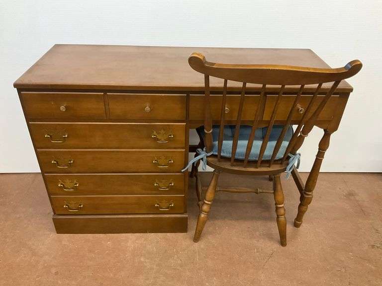 Dearborn Provincetown Desk and Chair Set image