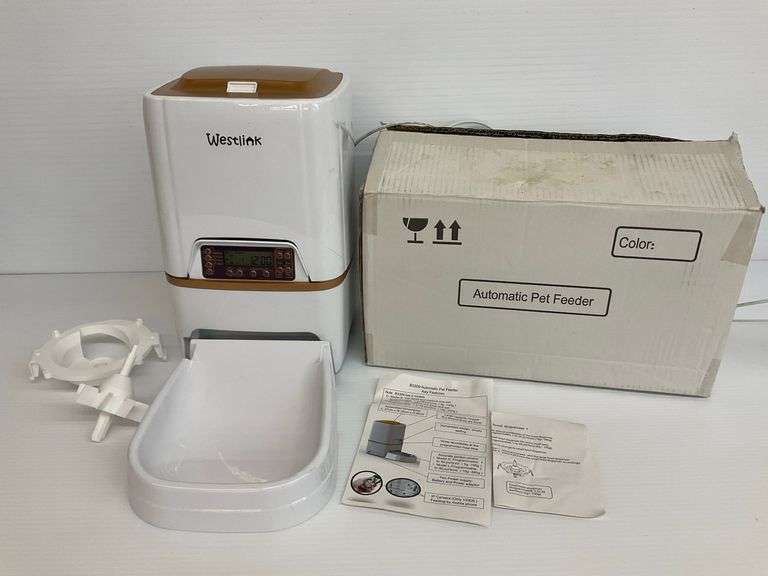 Westlink B3309 Automatic Pet Feeder in Box... powers on image