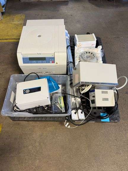 Pallet of Scientific Equipment ... See Photos & Description image