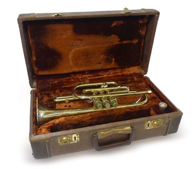 Olds Ambassador Cornet with Case image