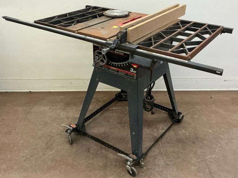 Craftsman Contractor Series 10-Inch Table Saw with Stand, works image