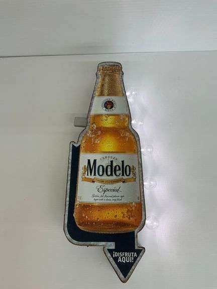 Modelo Especial Metal LED Light-Up Sign image
