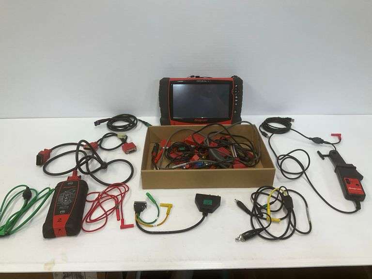Snap-On Diagnostic Scan Tool with Cables & Accessories image