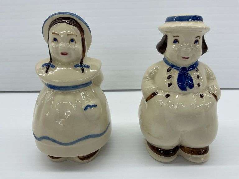 Shawnee Pottery Dutch Boy and Girl Salt and Pepper Shaker Set image