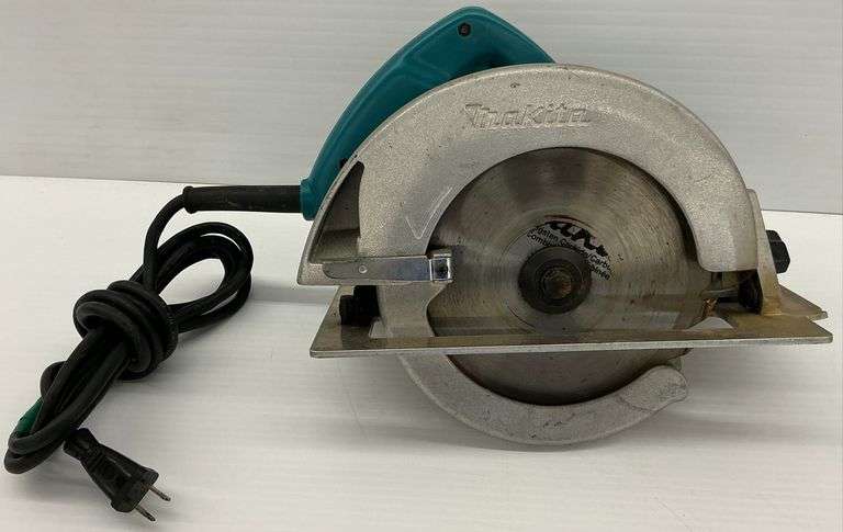 Makita 5007NB Circular Saw... works image