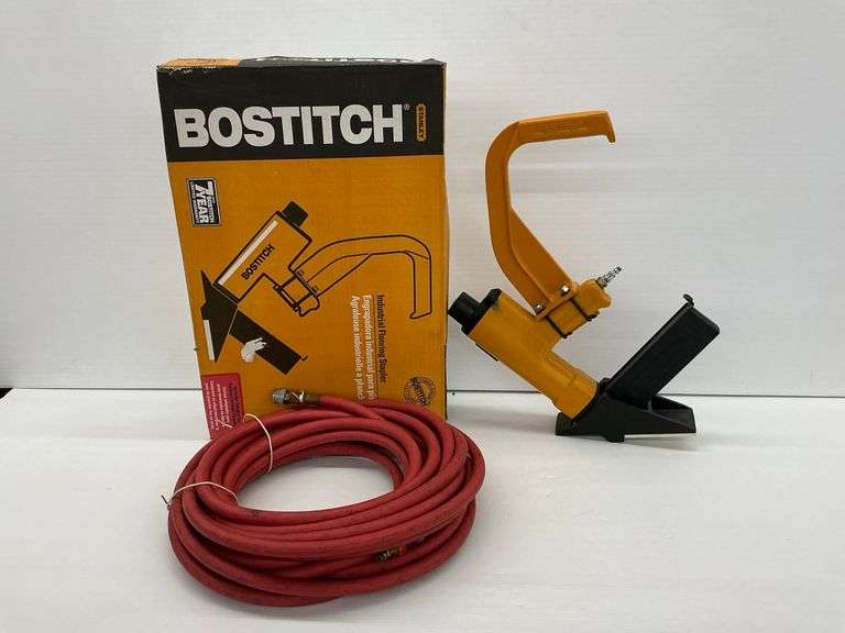Bostitch MIIIFS Industrial Flooring Stapler with Air Hose image