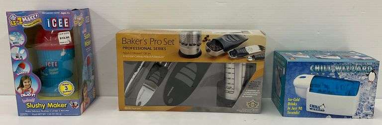 New ICEE Slushy Maker, Chill Whizzard, and Baker's Pro Set Bundle image