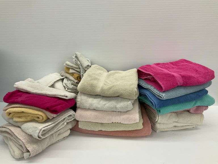 Group of Towels & Washcloths image