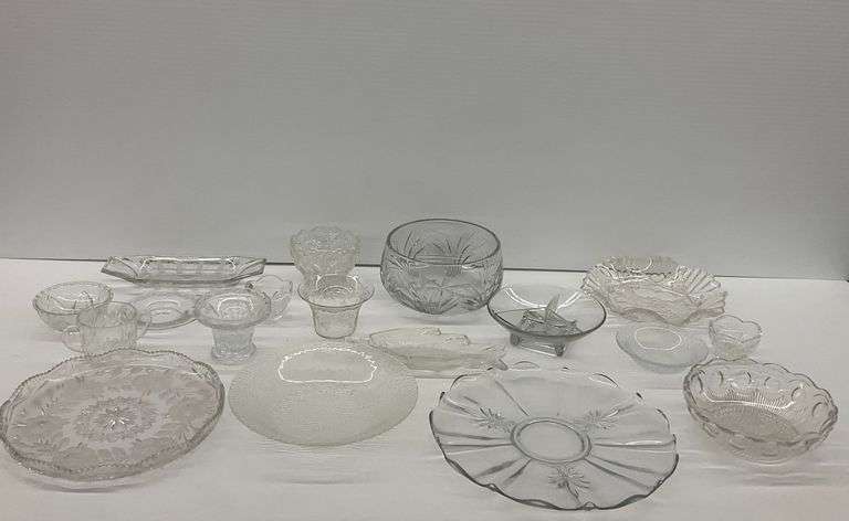 Collection of Various Glassware - Bowls, Dishes, and Vases image