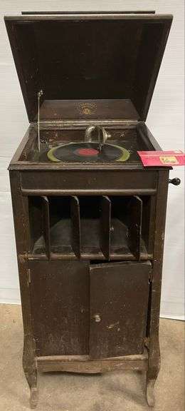 Columbia Grafonola Record Player image