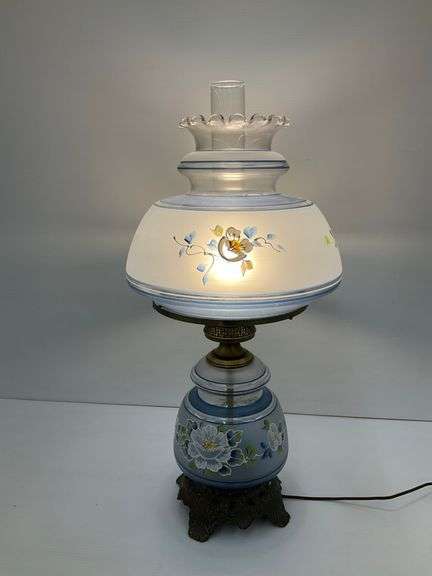 Vintage Style Floral Hand Painted Hurricane Lamp... works image