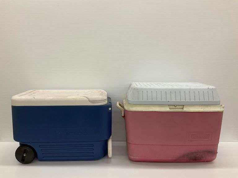 Igloo & Rubbermaid Coolers image