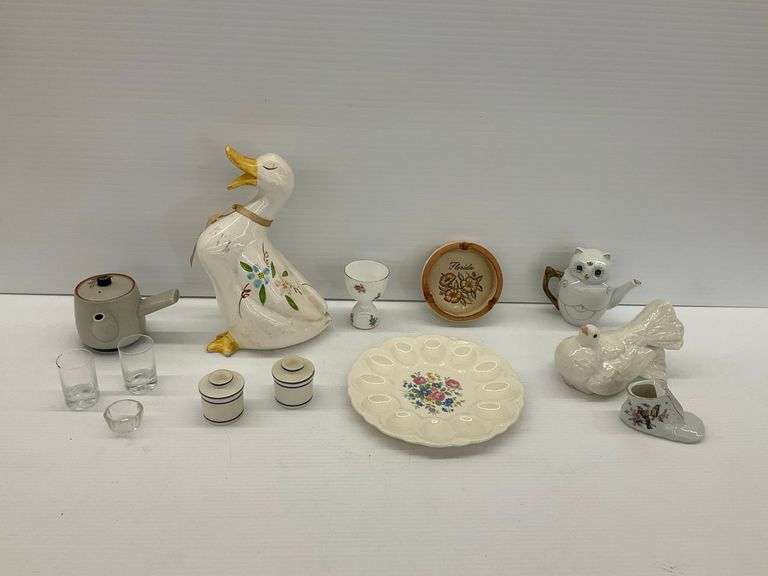 Porcelain and Ceramic Decorative Pieces image