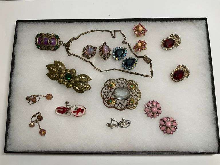 Assorted Vintage Costume Jewelry Lot - Earrings, Brooches, and Necklace image