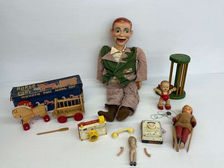 Mixed Lot of Vintage Dolls and Toys image