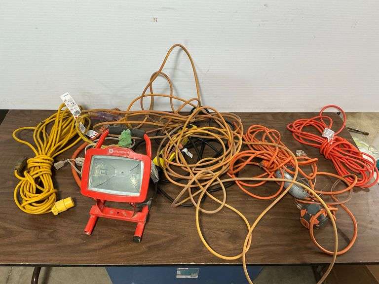 Job Lot: Utilitech Work Light with Assorted Extension Cords image