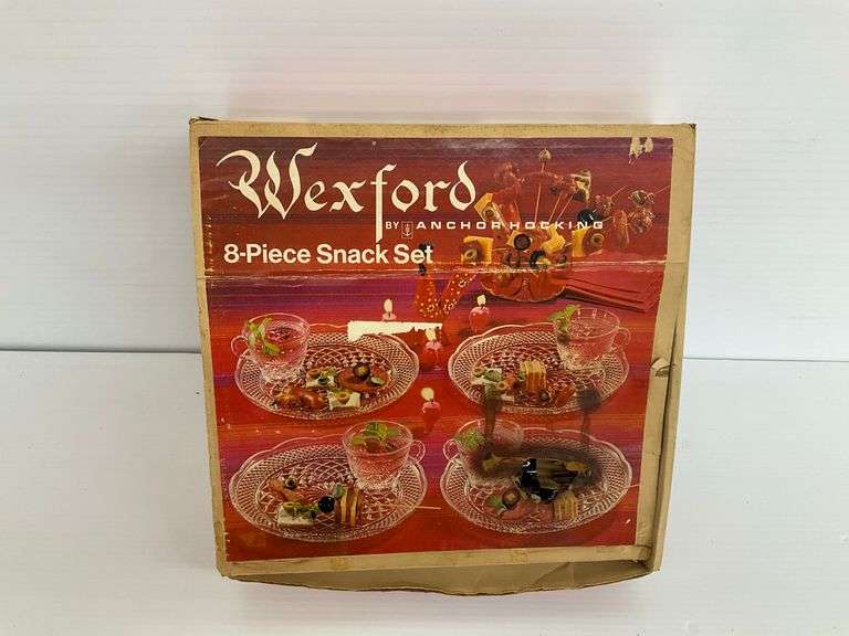 Wexford by Anchor Hocking 8-Piece Snack Set in Box image