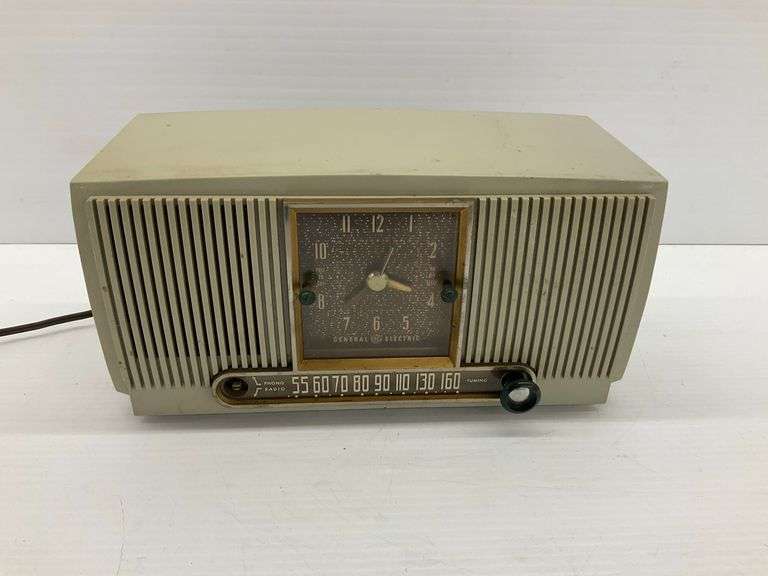 Vintage General Electric Radio Alarm Clock Model 552, works image