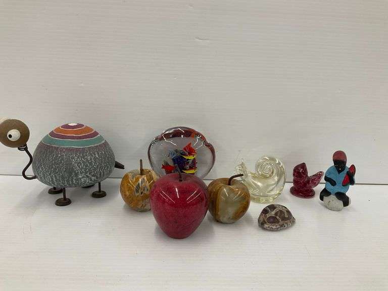 Figurines and Paperweights - Turtle, Apples, Glass image