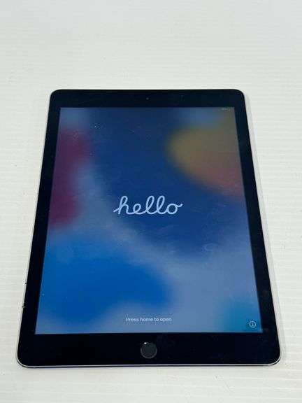 Apple iPad Model A1566, powers on image