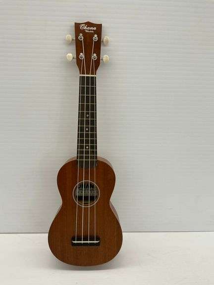 Ohana SK-10 Ukulele with Case image