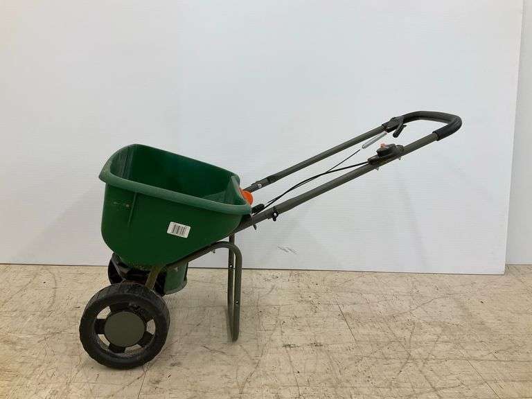 Scotts Turf Builder Edgeguard DLX Broadcast Spreader image