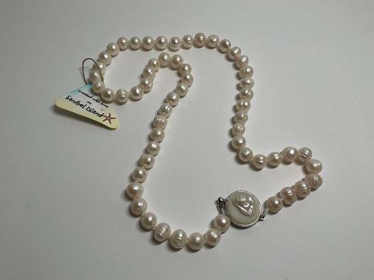 Cultured Freshwater Pearl Necklace with Buster Pearl Clasp image
