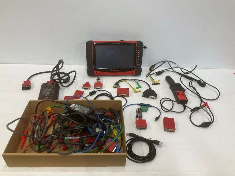 Snap-On VERUS Edge Diagnostic Scan Tool with Various Cables and Adapters image