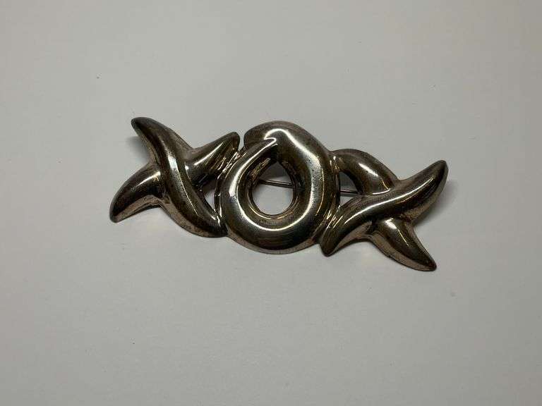 Sterling Silver Hugs and Kisses 'XOX' Brooch image