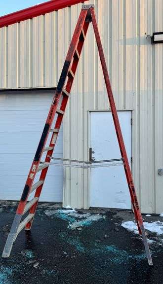 Werner 7412 Electro-Master 12 Ft. Fiberglass Stepladder image